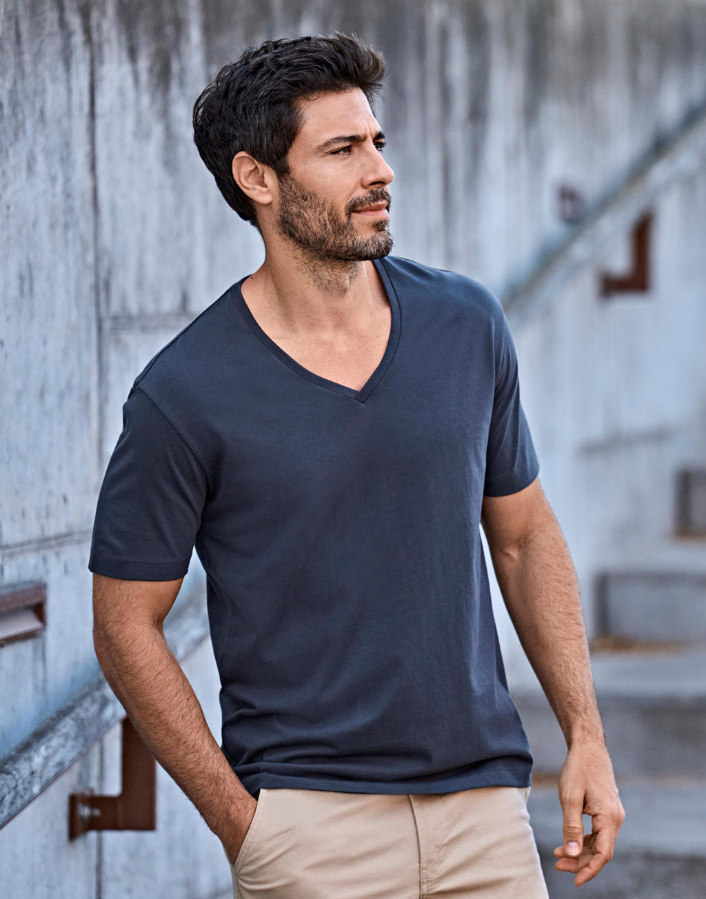 Men`s Fashion V-Neck Sof Tee